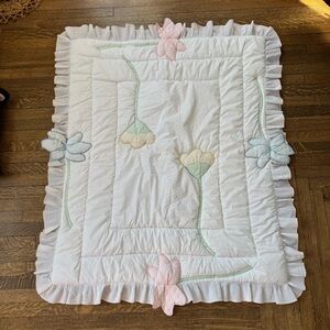 Vintage Glenna Jean Baby Girl Floral Appliqué Ruffle Crib Comforter Quilt